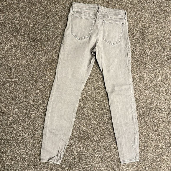 Gap women’s jeans. Gray size 4 - Picture 3 of 5